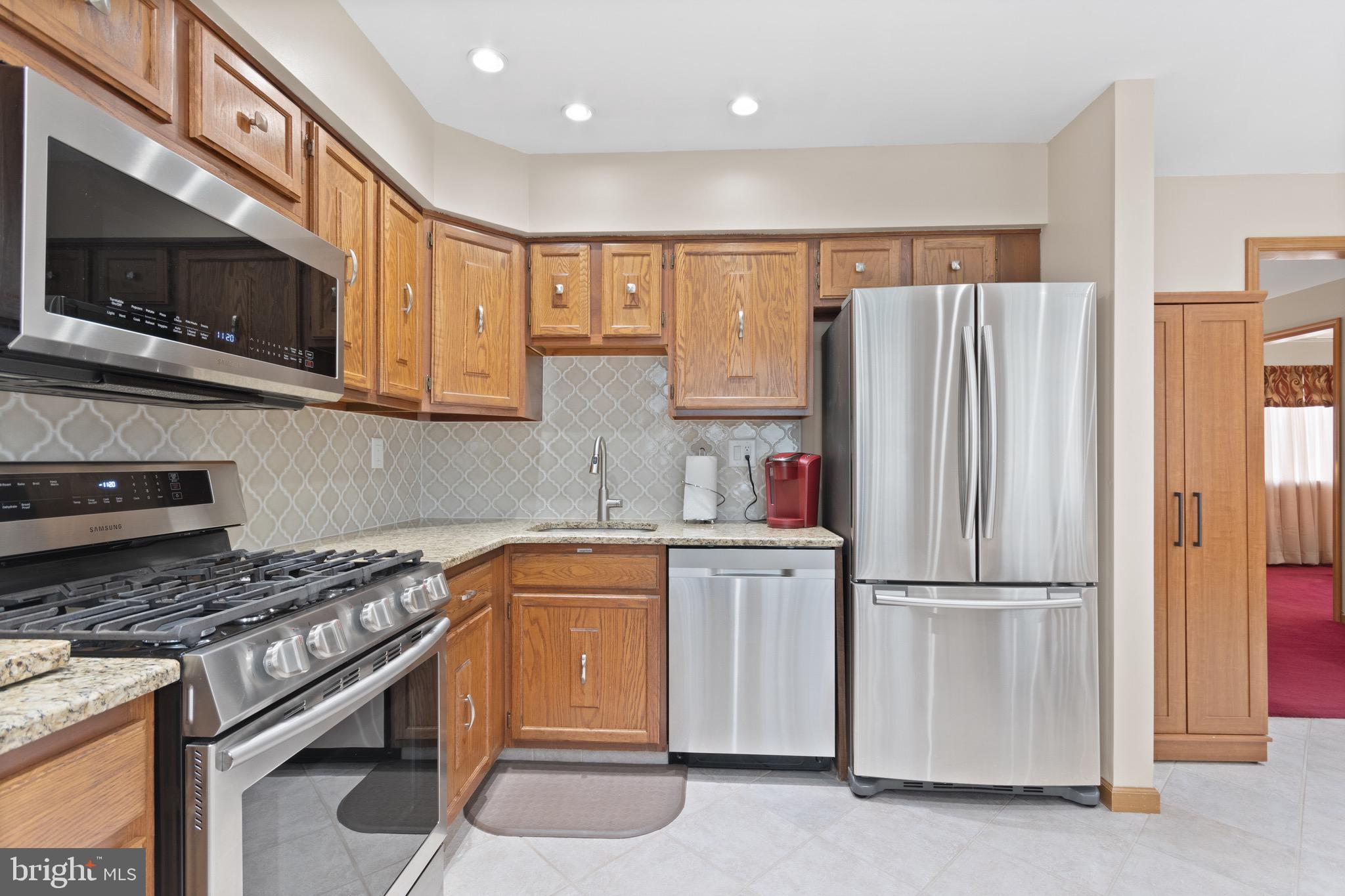 49 Edinburgh Road Blackwood, NJ 08012 - Photo 12 of 30