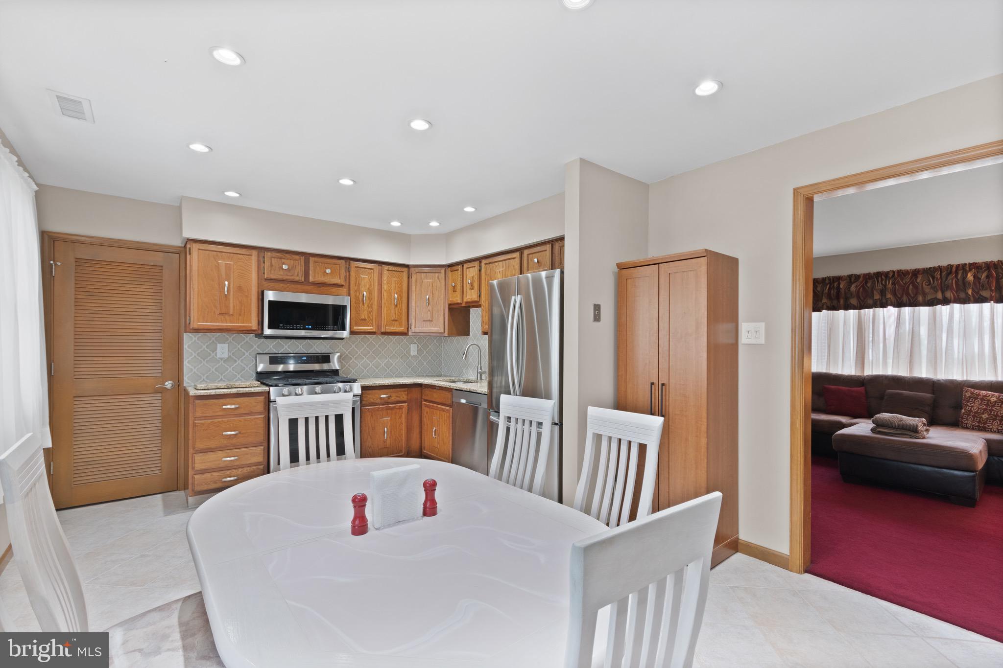 49 Edinburgh Road Blackwood, NJ 08012 - Photo 10 of 30