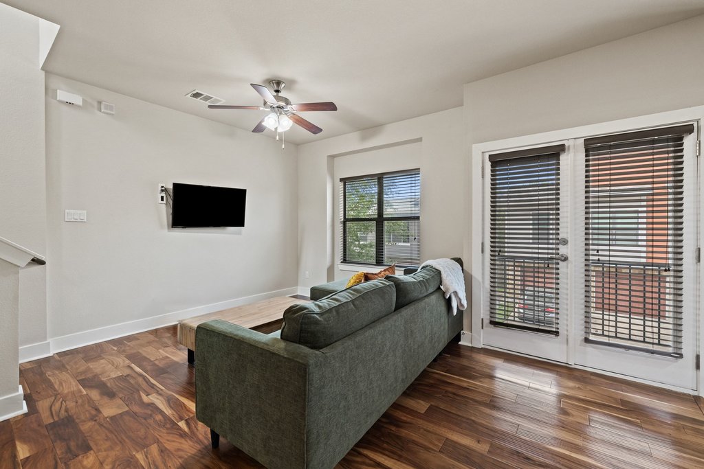 1504 Lorraine Loop, Unit B Austin, TX 78758 - Photo 5 of 24
