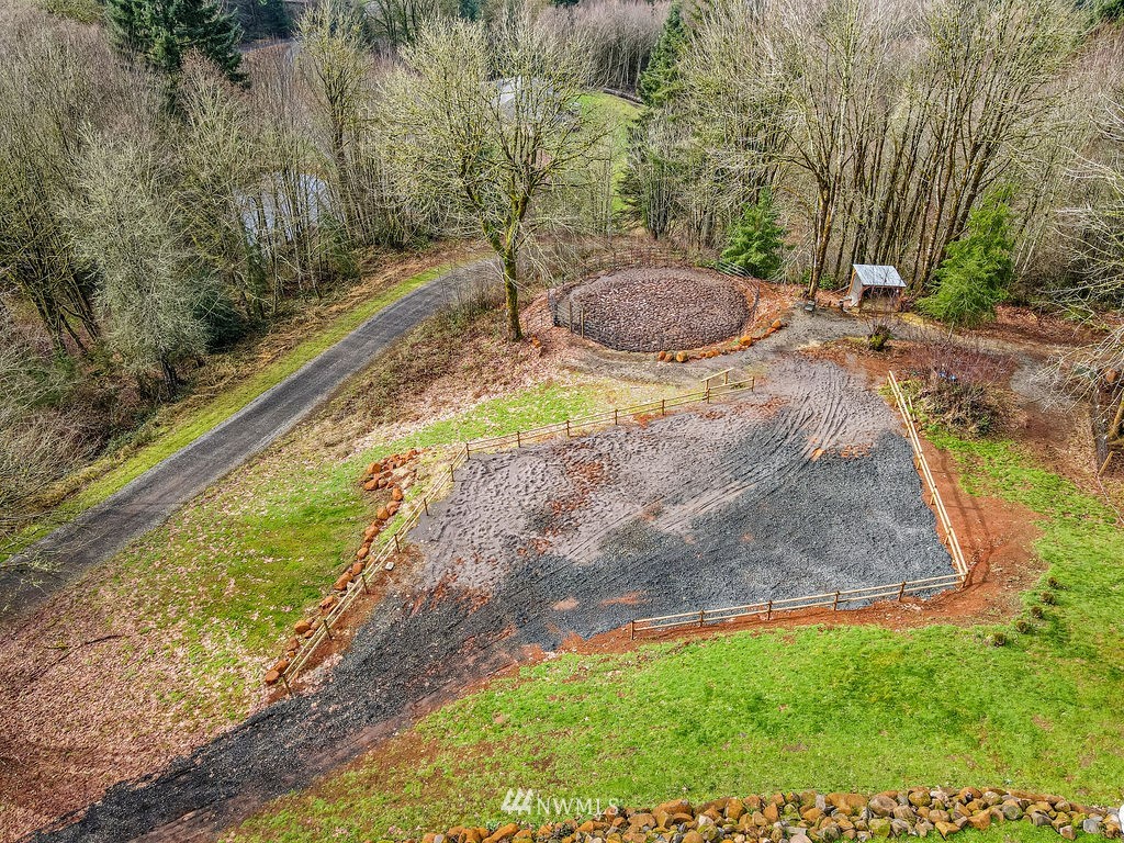 195 Puma Road Longview, WA 98632 - Photo 34 of 39 a view of a backyard with of water