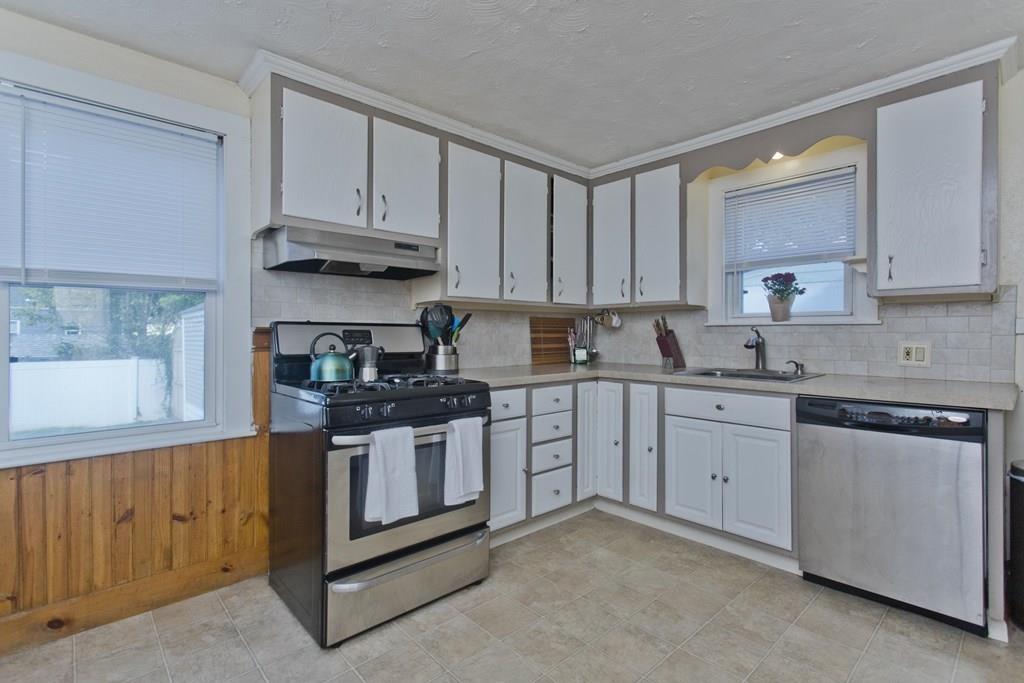 70 Powell Avenue Springfield, MA 01118 - Photo 5 of 33 Gallery Image 5