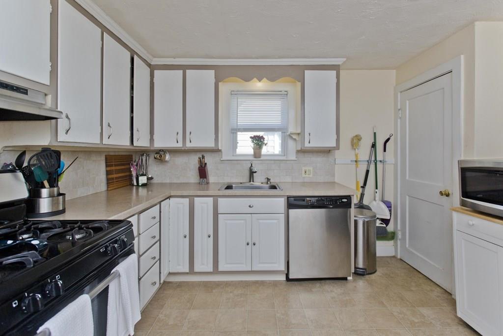 70 Powell Avenue Springfield, MA 01118 - Photo 8 of 33 Gallery Image 8