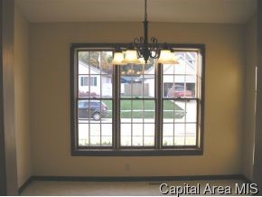 4440 Foxbury Lane Springfield, IL 62711 - Photo 3 of 10 Gallery Image 3