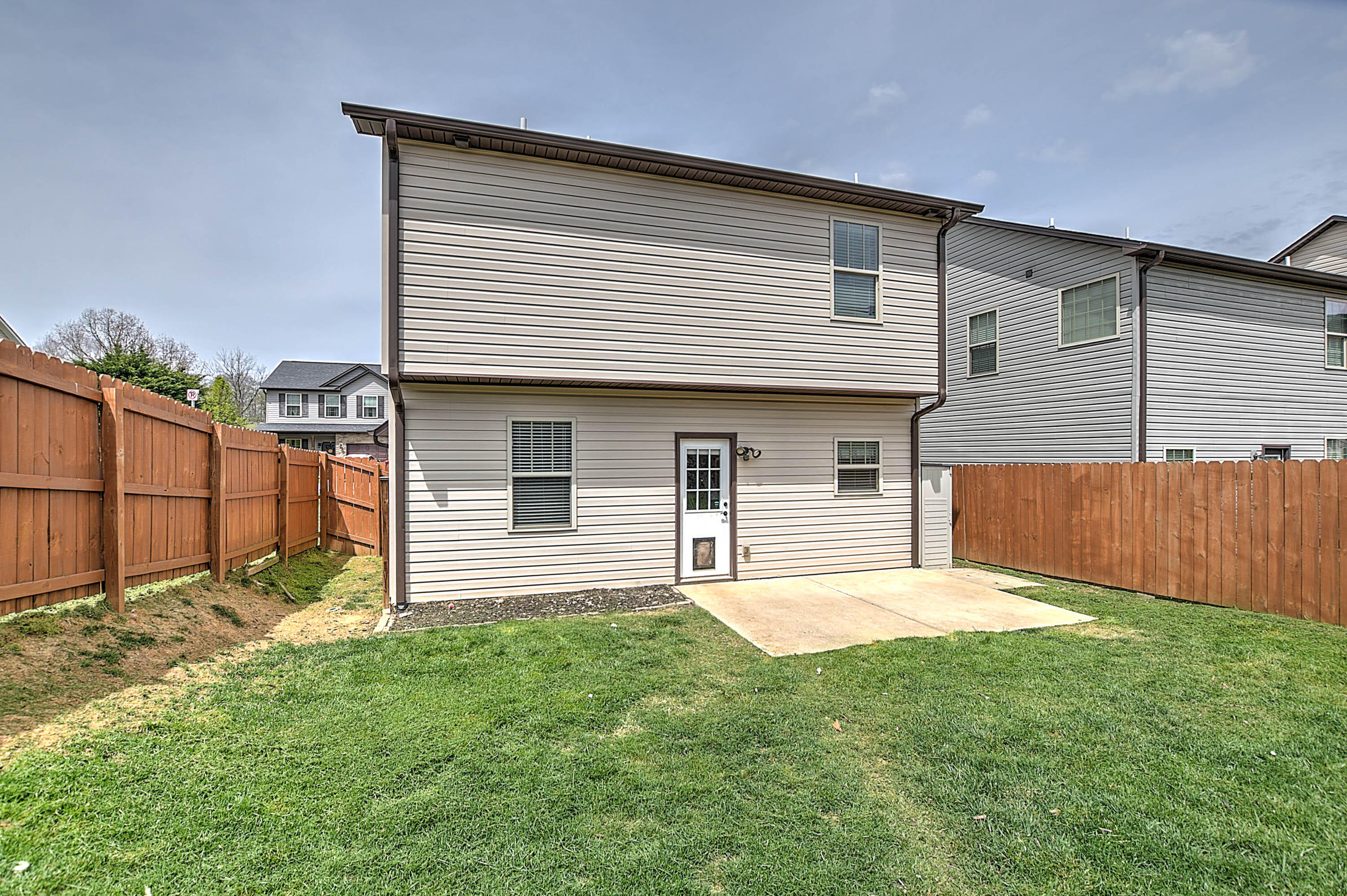 648 Suffolk Road Johnson City, TN 37615 - Photo 3 of 22 648 SUffolk-32