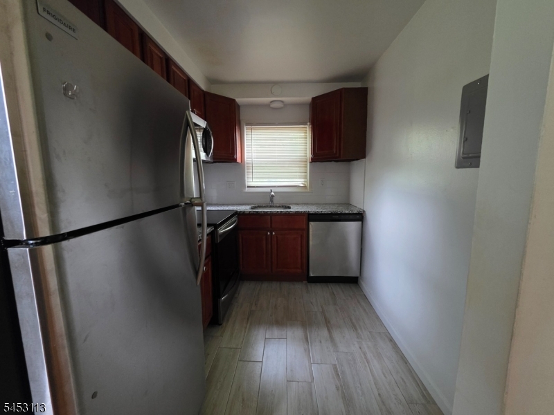 87 Elm Road Caldwell, NJ 07006 - Photo 7 of 15 Gallery Image 7