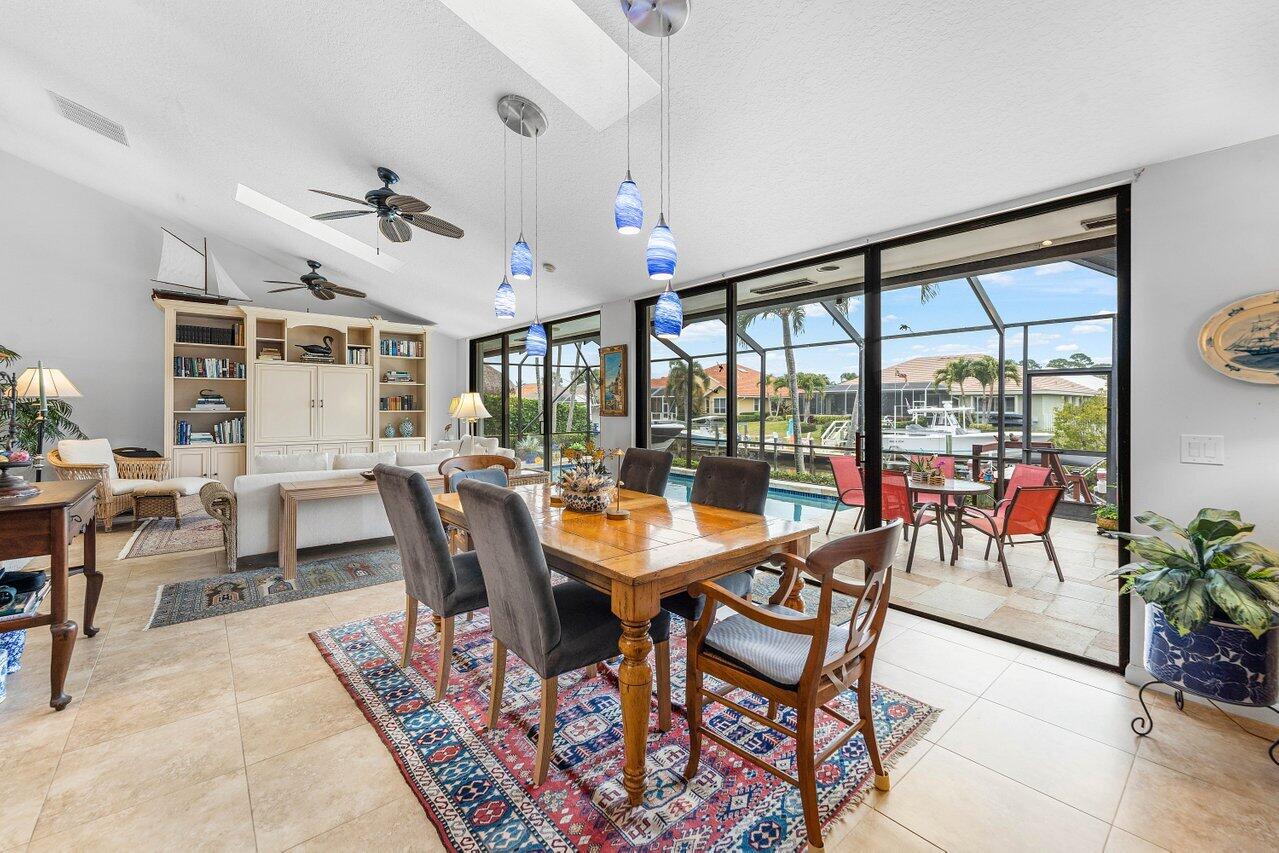 8794 Southeast Riverfront Terrace Jupiter, FL 33469 - Photo 13 of 68 Dining