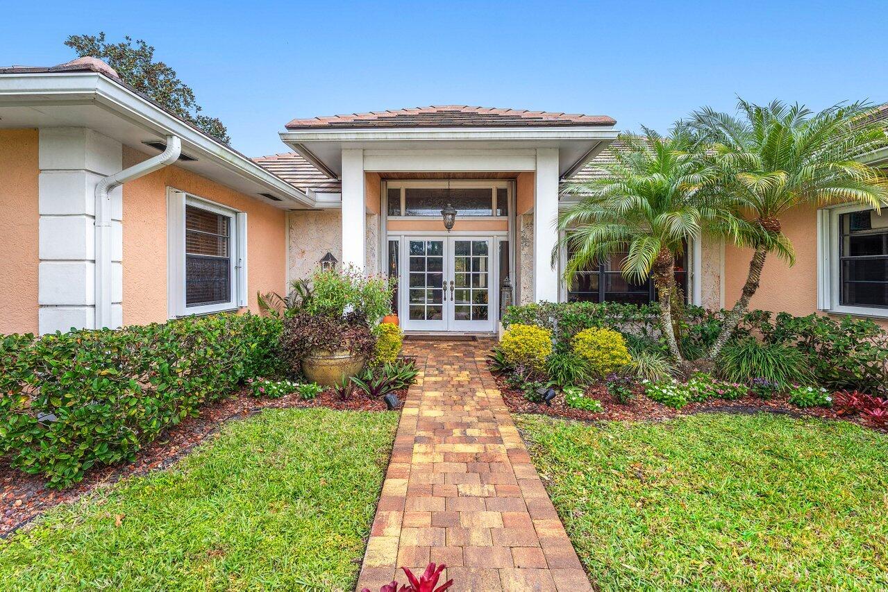 8794 Southeast Riverfront Terrace Jupiter, FL 33469 - Photo 4 of 68 Front
