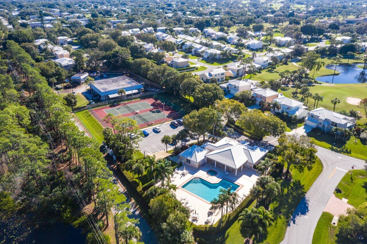 8794 Southeast Riverfront Terrace Jupiter, FL 33469 - Photo 62 of 68 Clubhouse & Pool