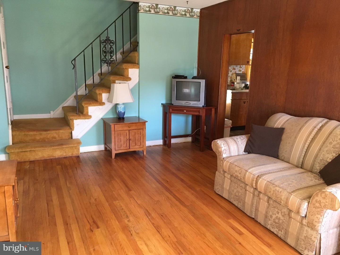 720 Parklane Road Swarthmore, PA 19081 - Photo 3 of 25 Living Room
