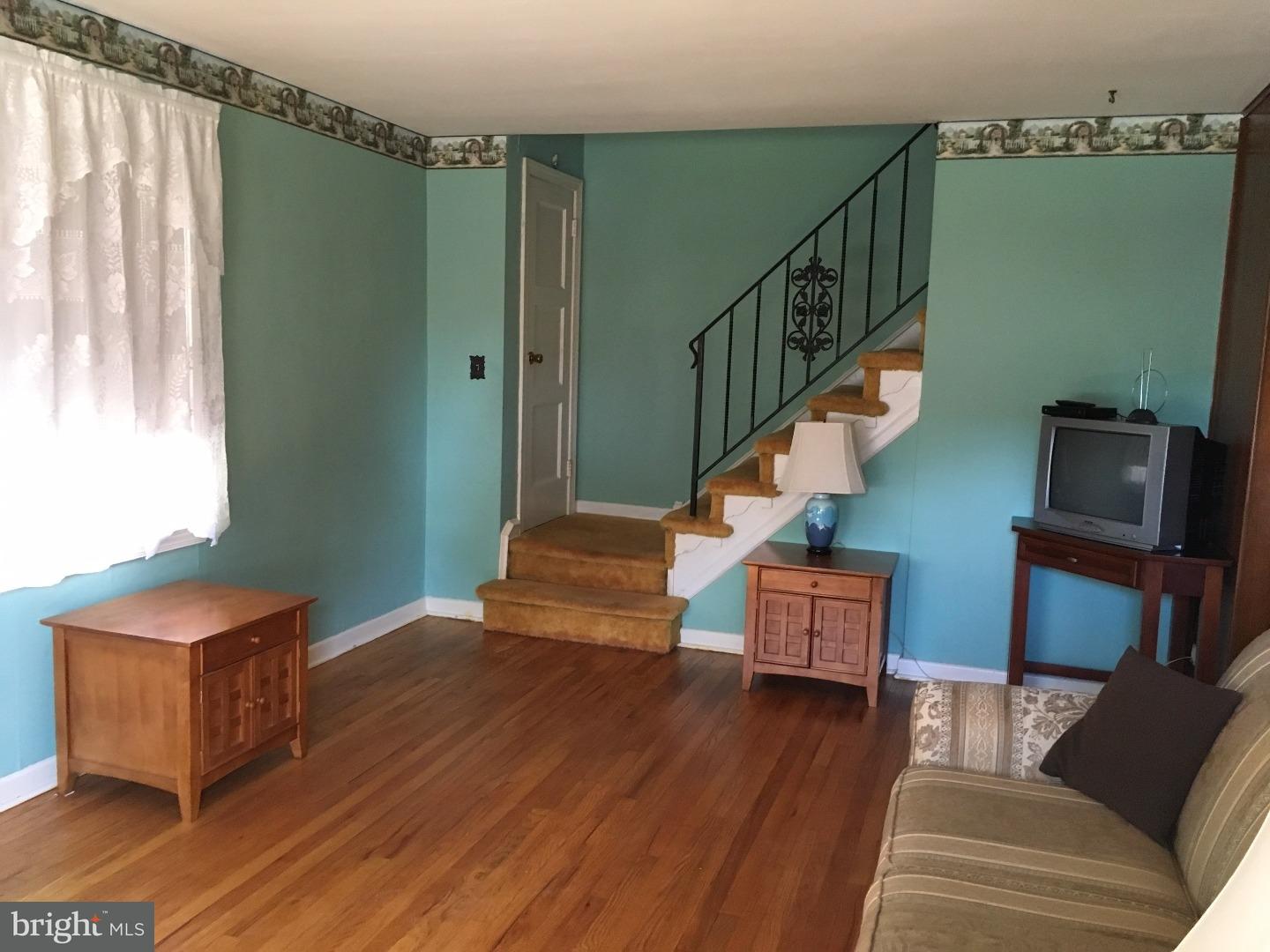 720 Parklane Road Swarthmore, PA 19081 - Photo 4 of 25 Living Room