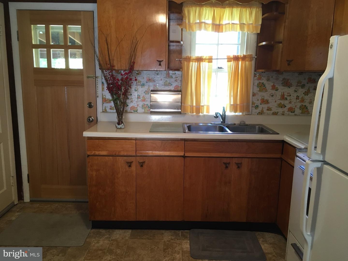 720 Parklane Road Swarthmore, PA 19081 - Photo 8 of 25 Kitchen