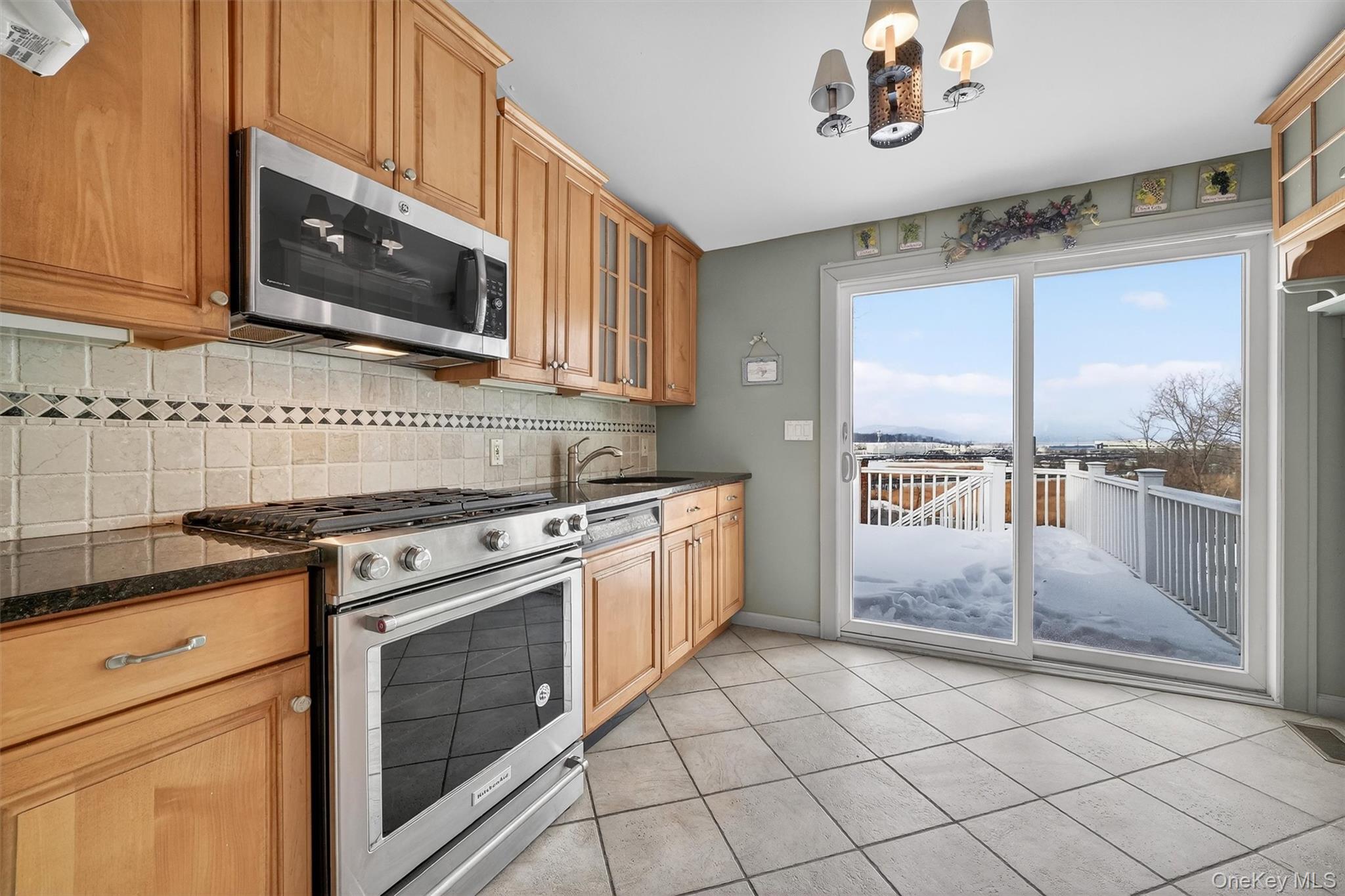 45 Old Albany Post Road Ossining, NY 10562 - Photo 2 of 18