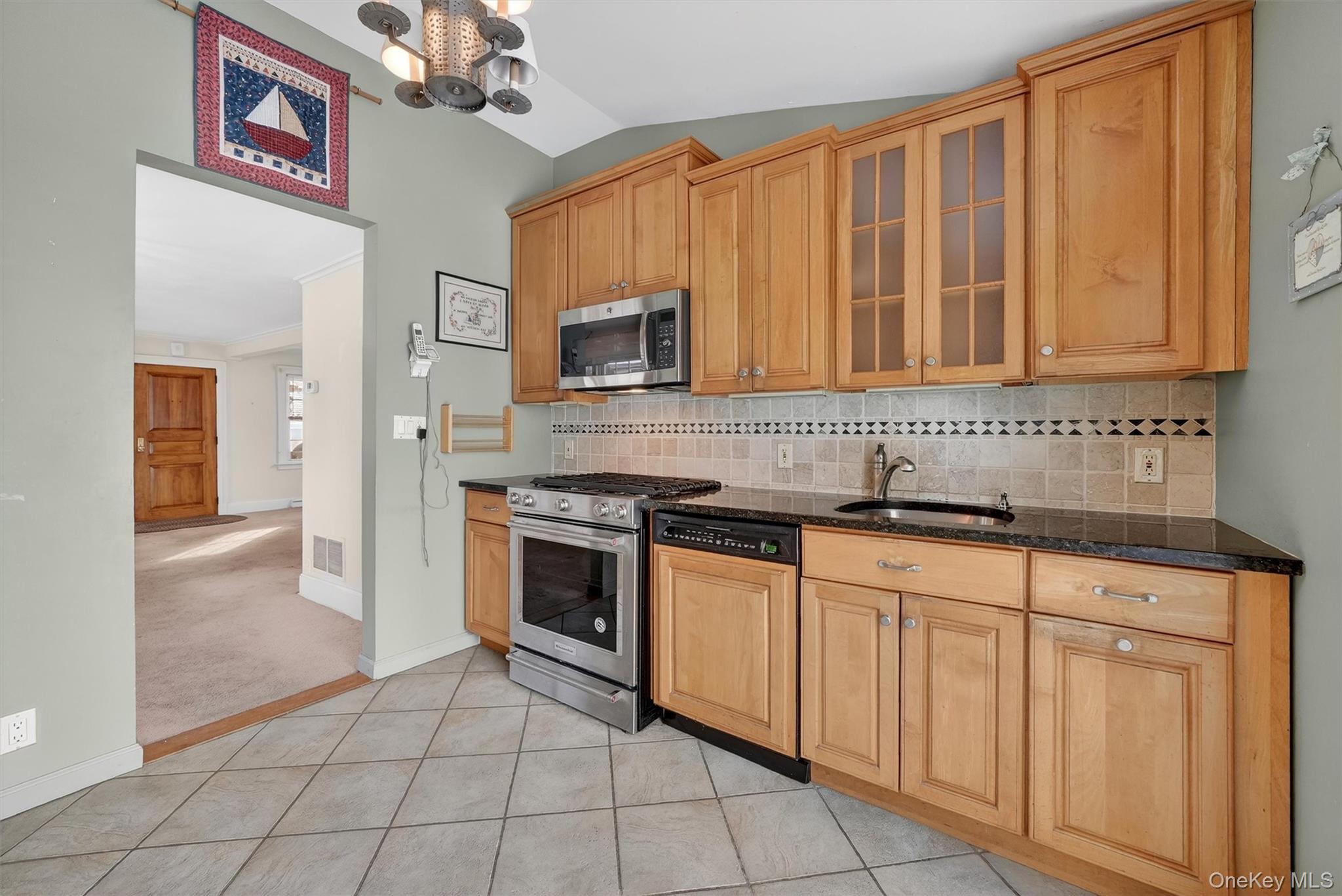 45 Old Albany Post Road Ossining, NY 10562 - Photo 3 of 18