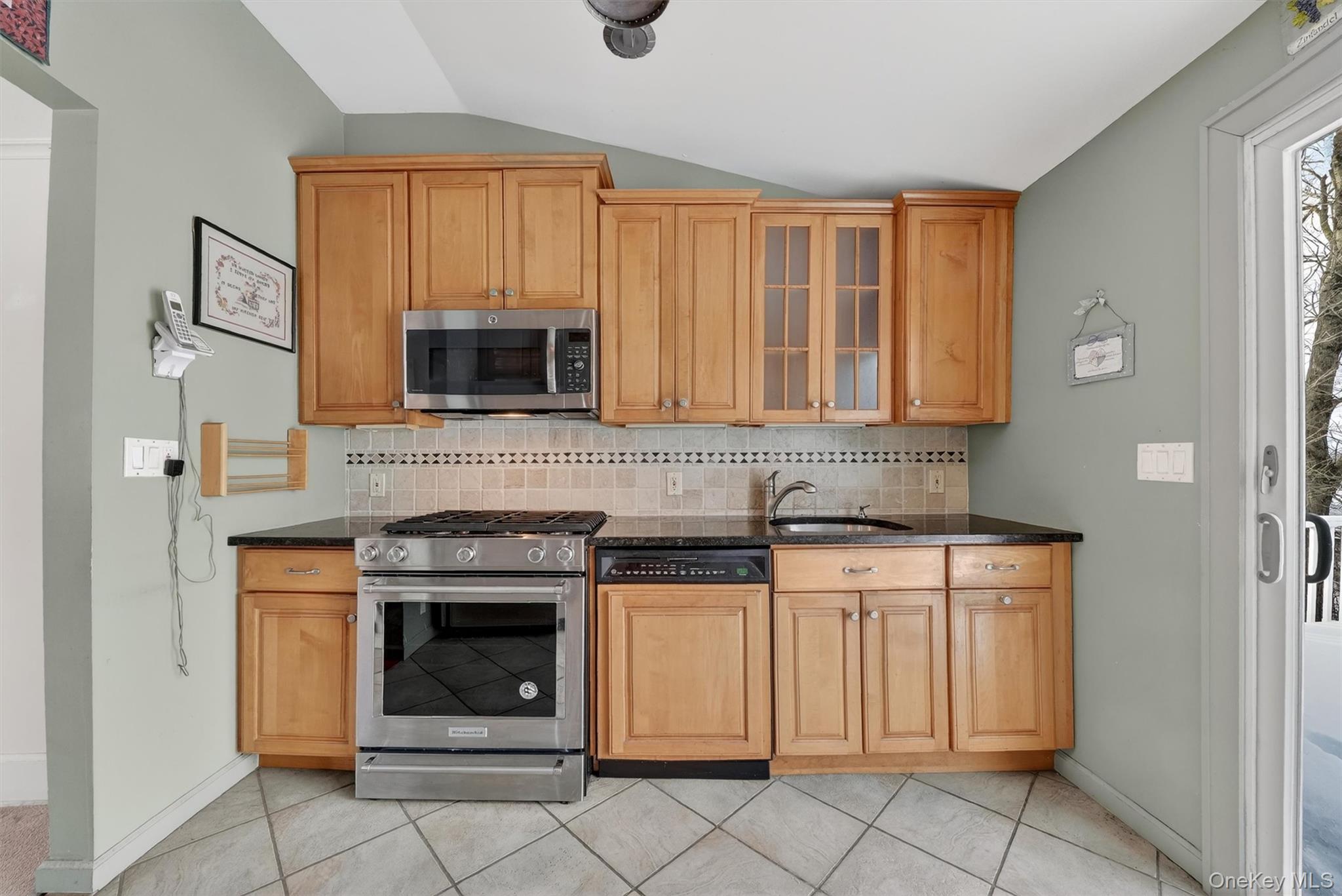 45 Old Albany Post Road Ossining, NY 10562 - Photo 4 of 18