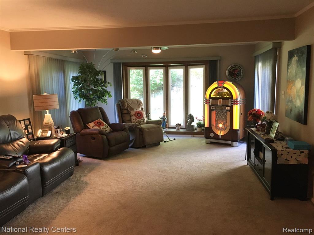 2437 Swarthout Road Pinckney, MI 48169 - Photo 17 of 30
