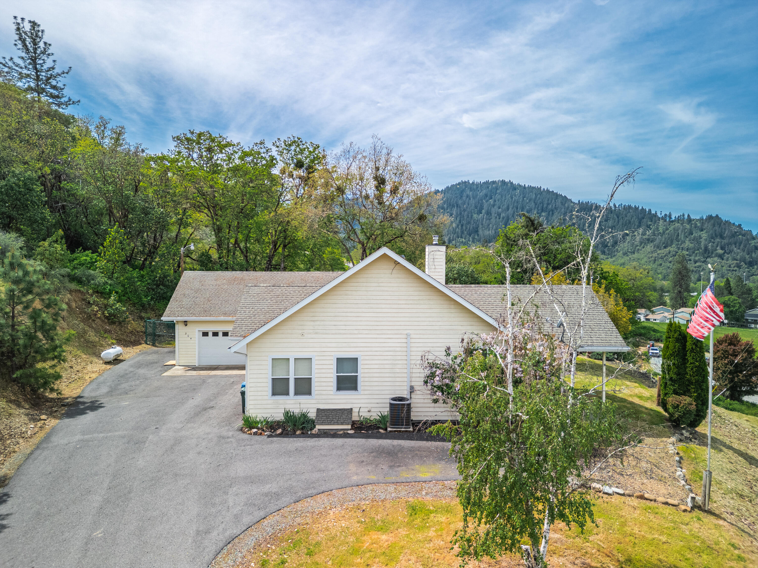 304 Wards Creek Road Rogue River, OR 97537 - Photo 39 of 43 Gallery Image 39