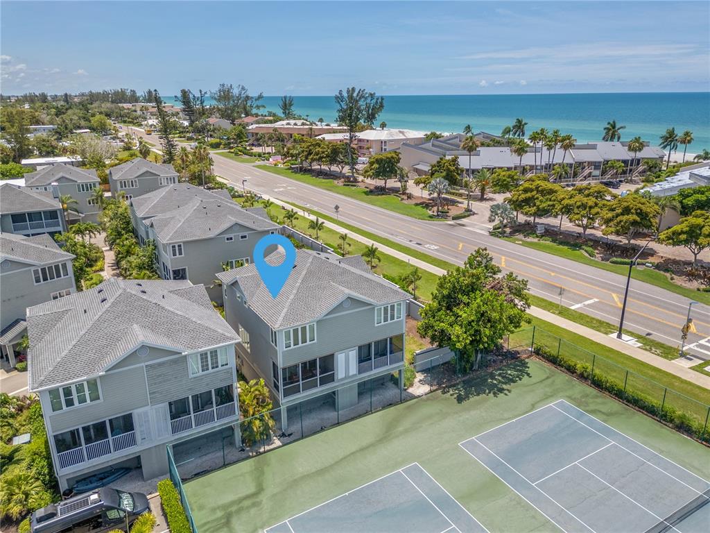 528 Forest Way Longboat Key, FL 34228 - Photo 34 of 40