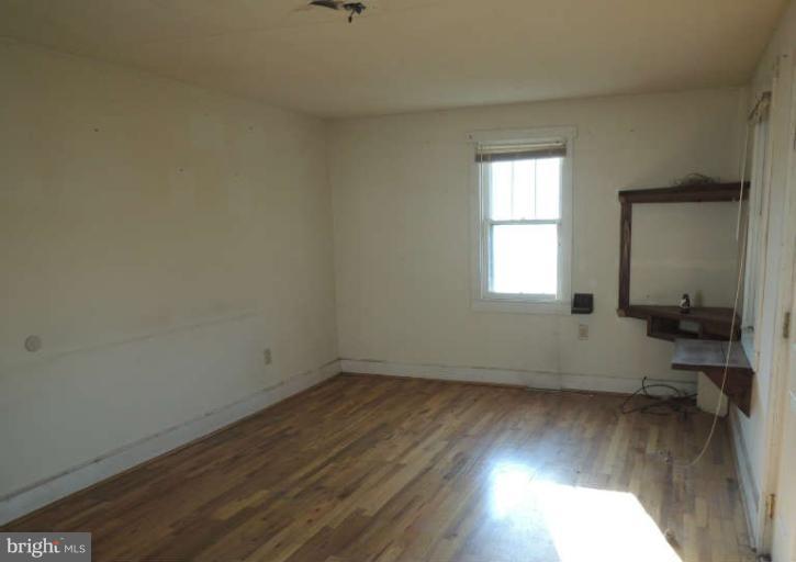 212 East 13th Avenue Ranson, WV 25438 - Photo 4 of 12 Living Room