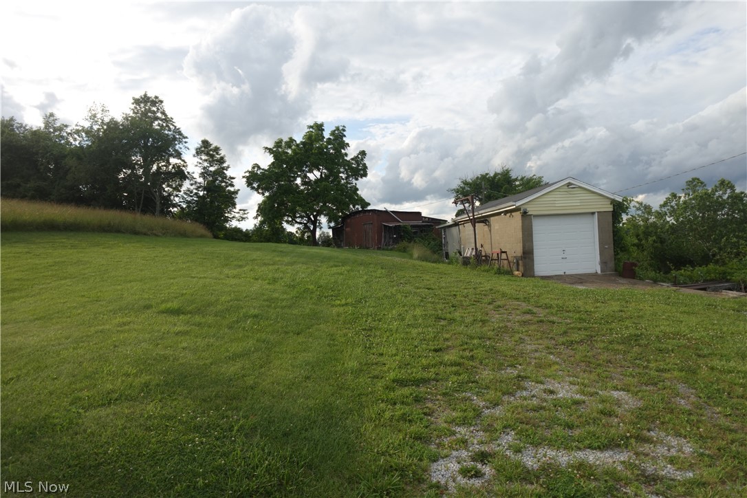 56085 Winding Hill Road Bellaire, OH 43906 - Photo 6 of 12