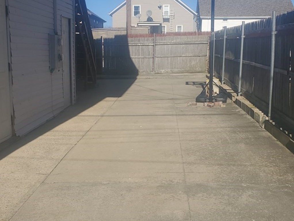 212 Wade Street Fall River, MA 02721 - Photo 3 of 7