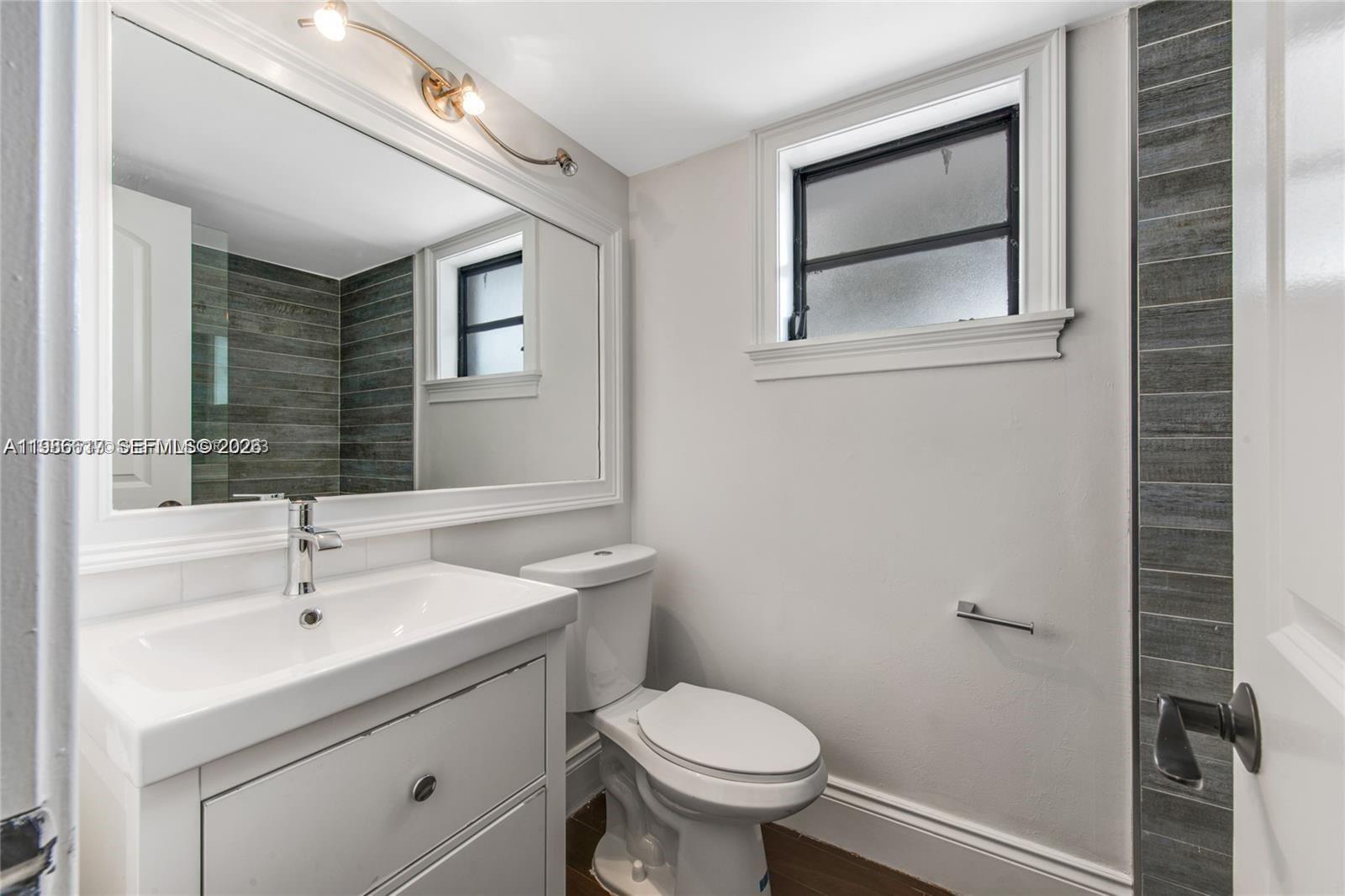 9005 Southwest 56th Street Miami, FL 33165 - Photo 15 of 41