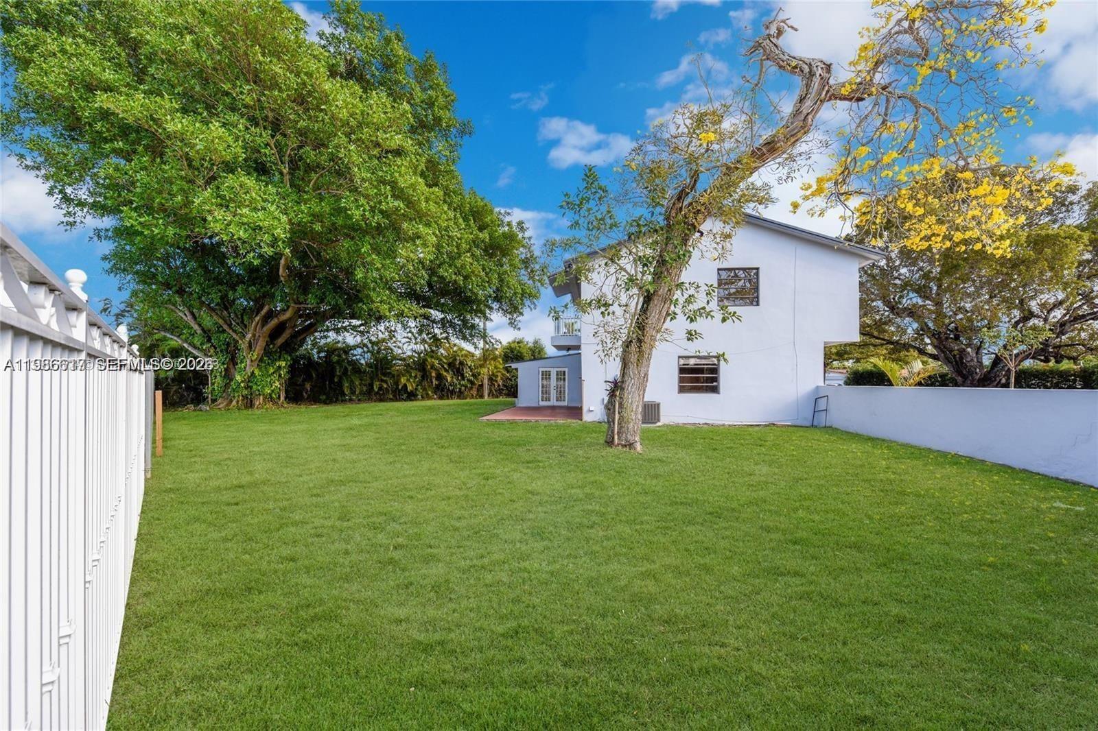 9005 Southwest 56th Street Miami, FL 33165 - Photo 20 of 41