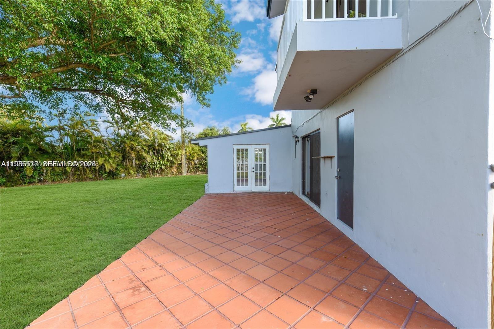 9005 Southwest 56th Street Miami, FL 33165 - Photo 22 of 41