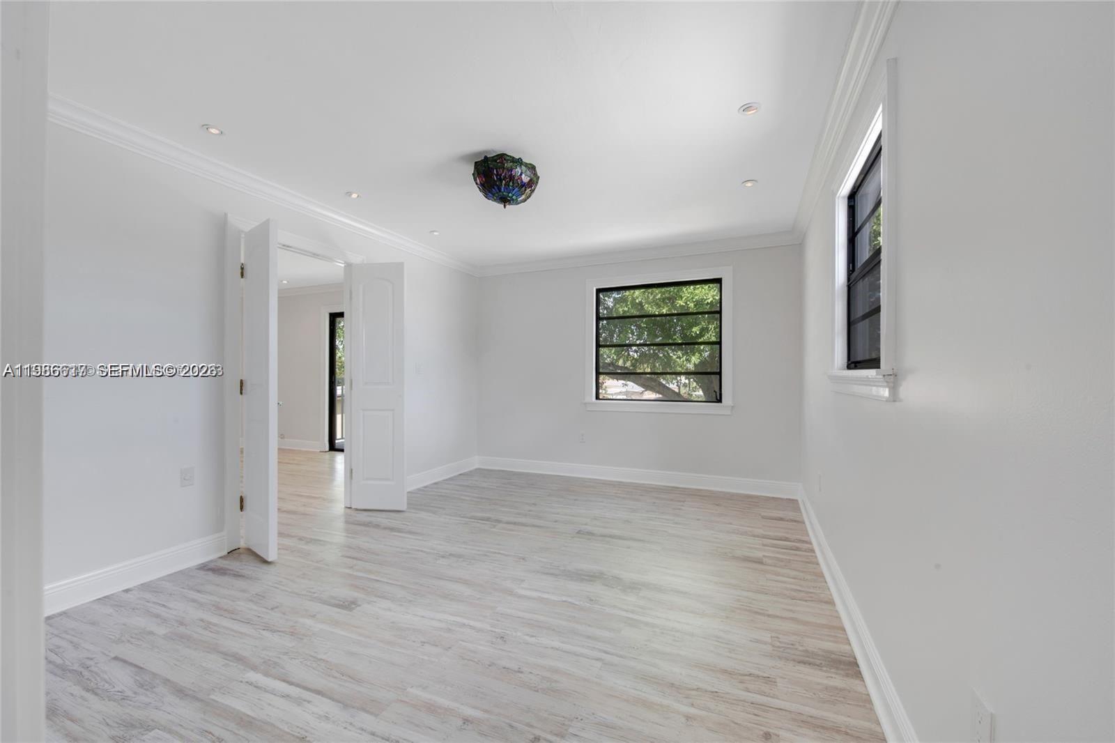 9005 Southwest 56th Street Miami, FL 33165 - Photo 6 of 41