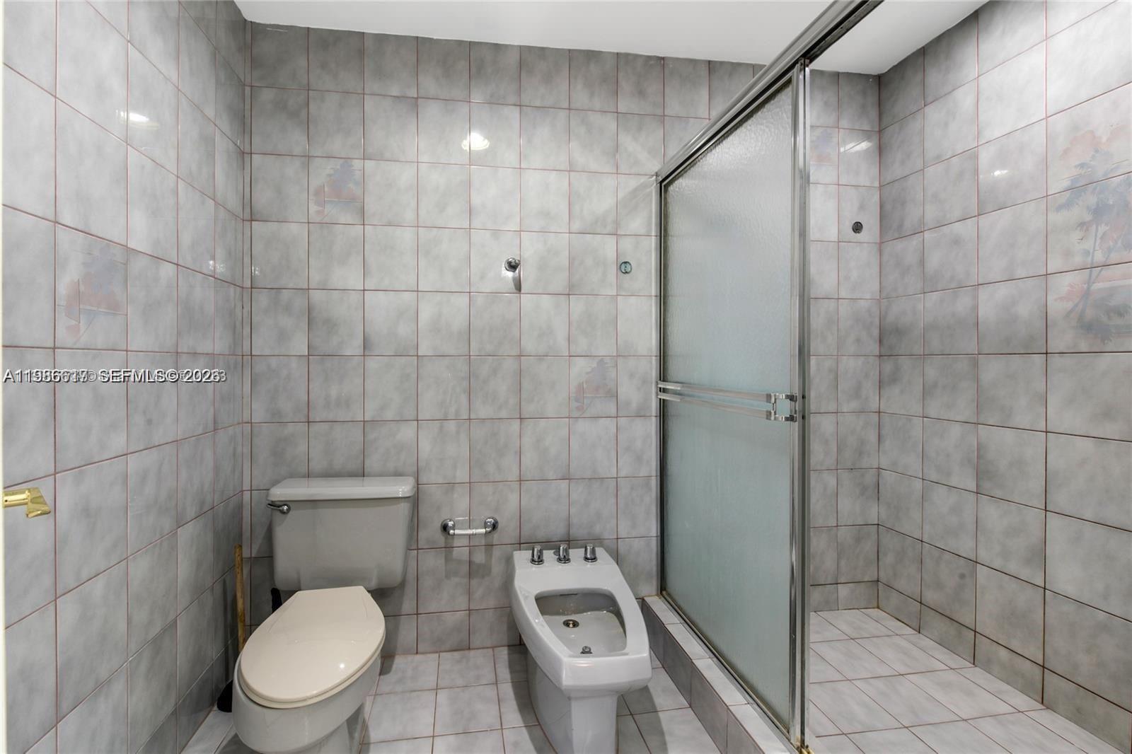 9005 Southwest 56th Street Miami, FL 33165 - Photo 10 of 41