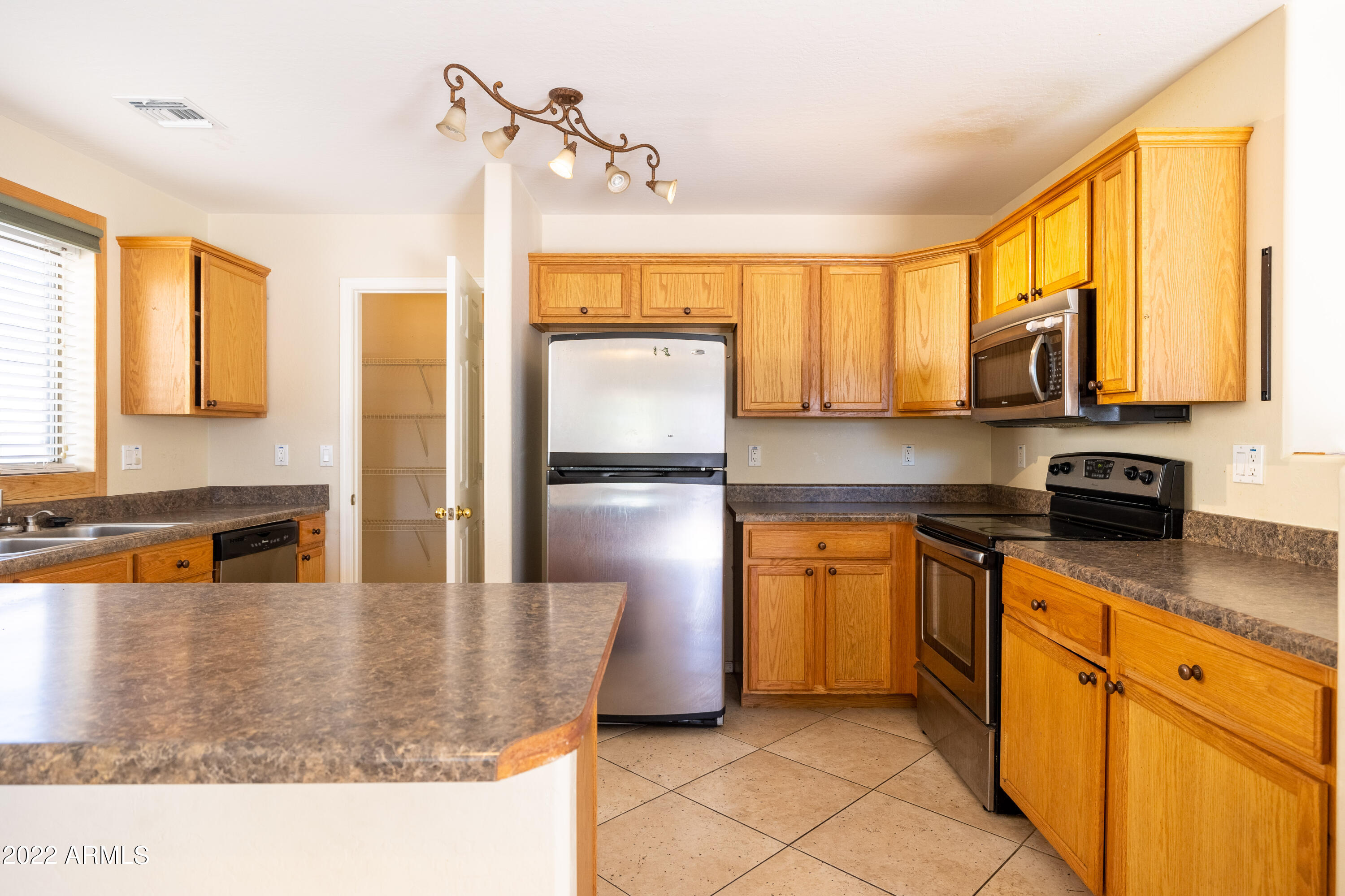 3233 West Pecan Road Phoenix, AZ 85041 - Photo 12 of 35 Kitchen