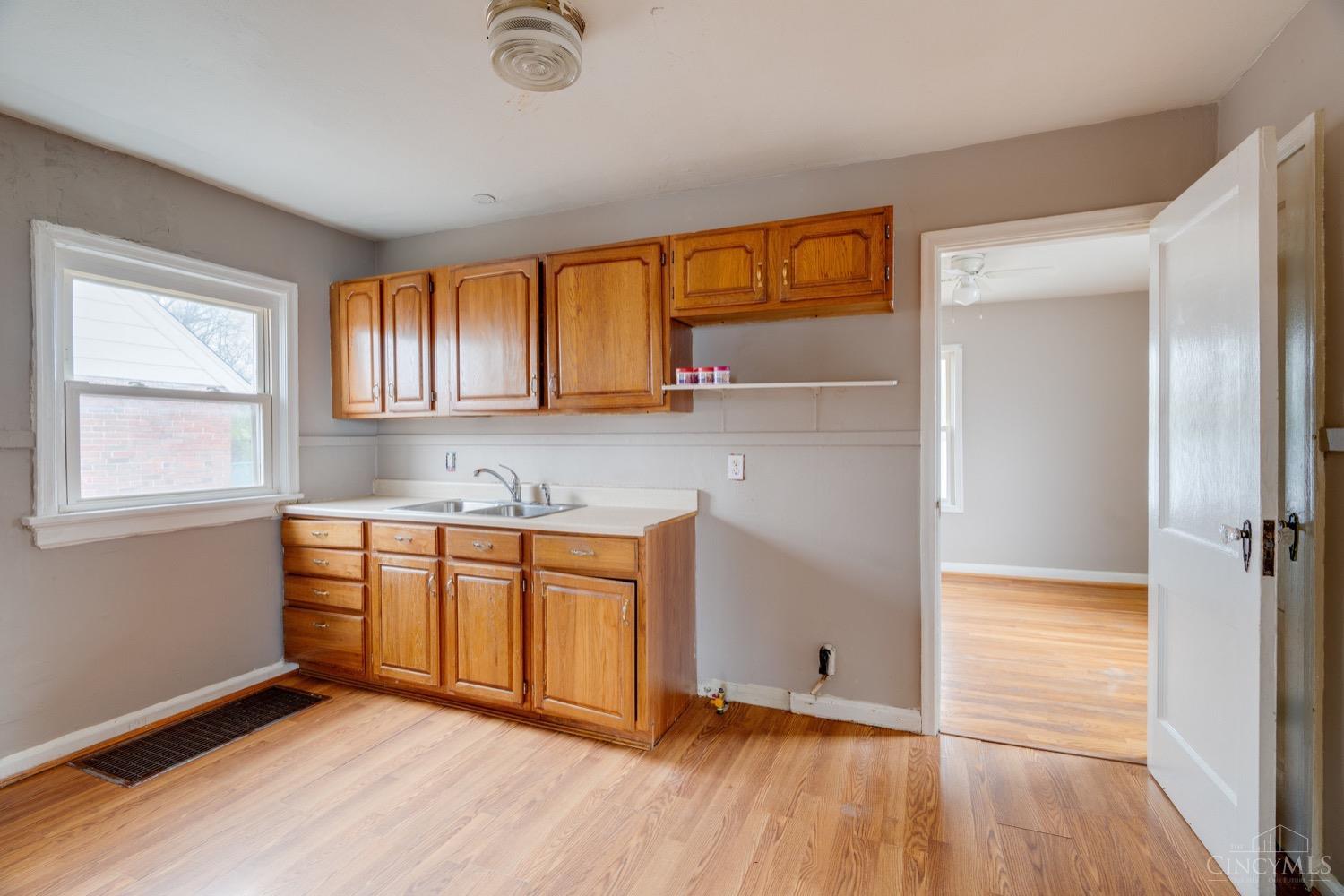 6008 Wiehe Road Cincinnati, OH 45237 - Photo 5 of 19 Gallery Image 5