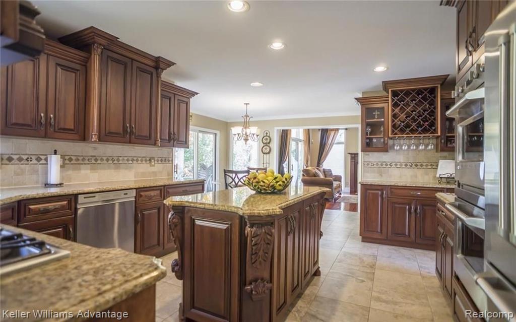 5259 Park Ridge Drive West Bloomfield, MI 48323 - Photo 4 of 39