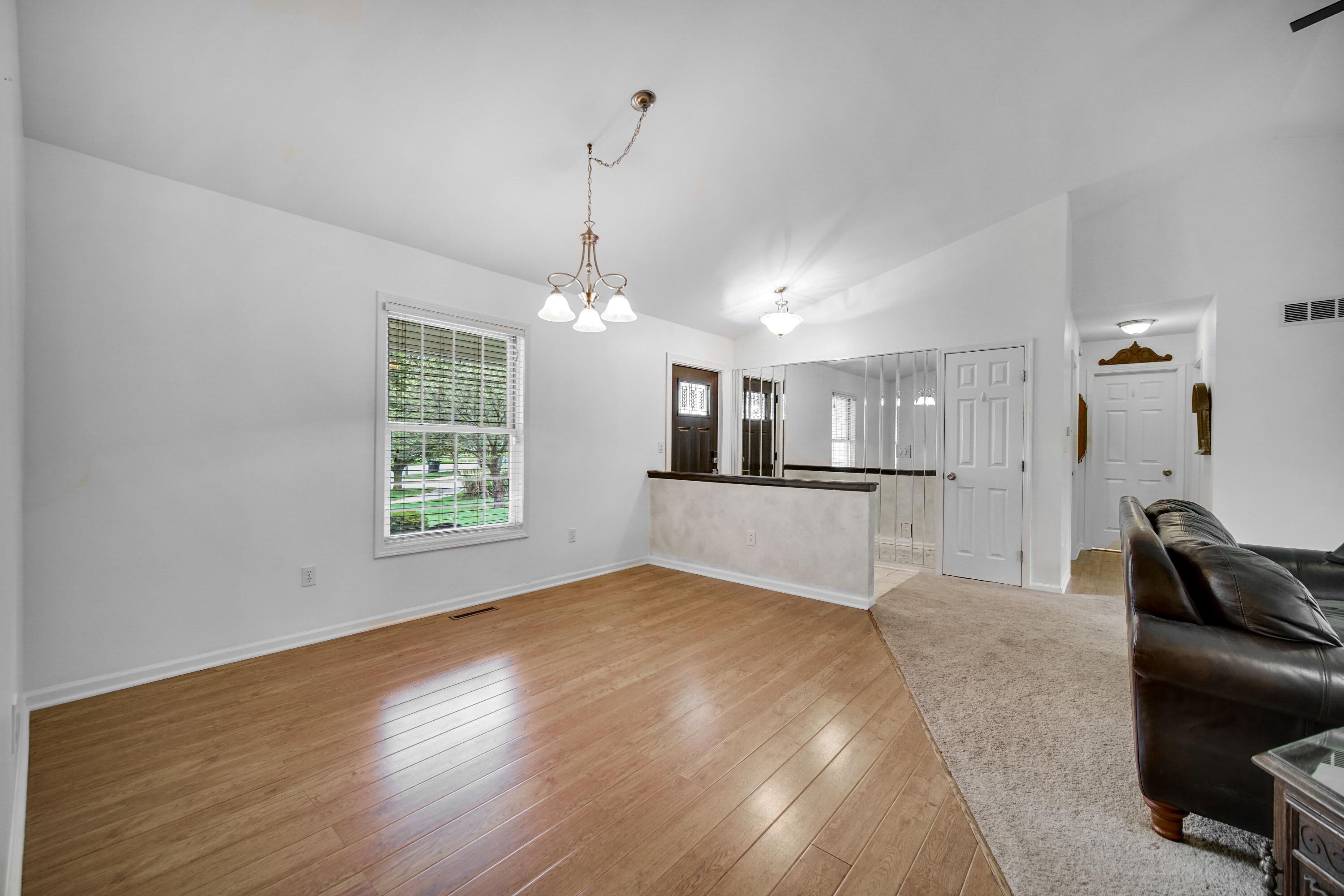 950 Port Circle Hobart, IN 46342 - Photo 5 of 23 3000x2000