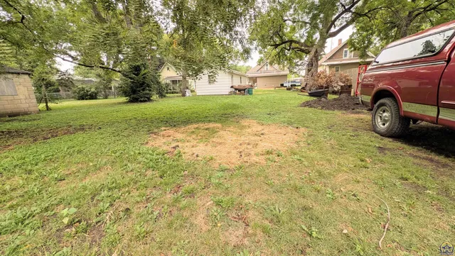 $129,900 | 807 West 9th Avenue, Emporia, KS 66801