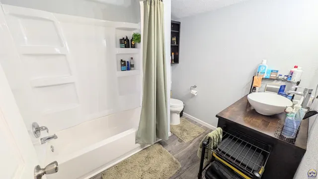 $129,900 | 807 West 9th Avenue, Emporia, KS 66801