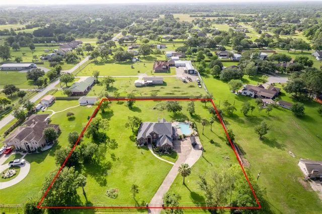 $729,999 | 1513 County Road 149, Alvin, TX 77511