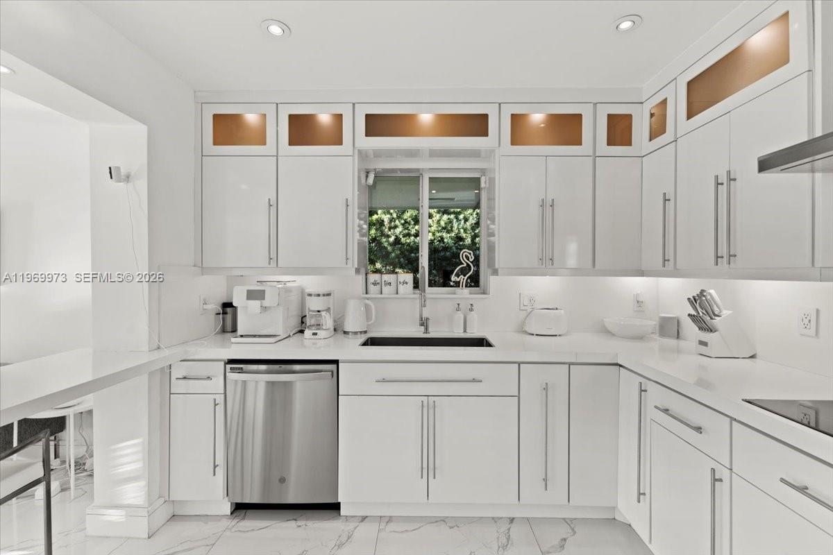 12930 Oleander Road North Miami, FL 33181 - Photo 12 of 45
