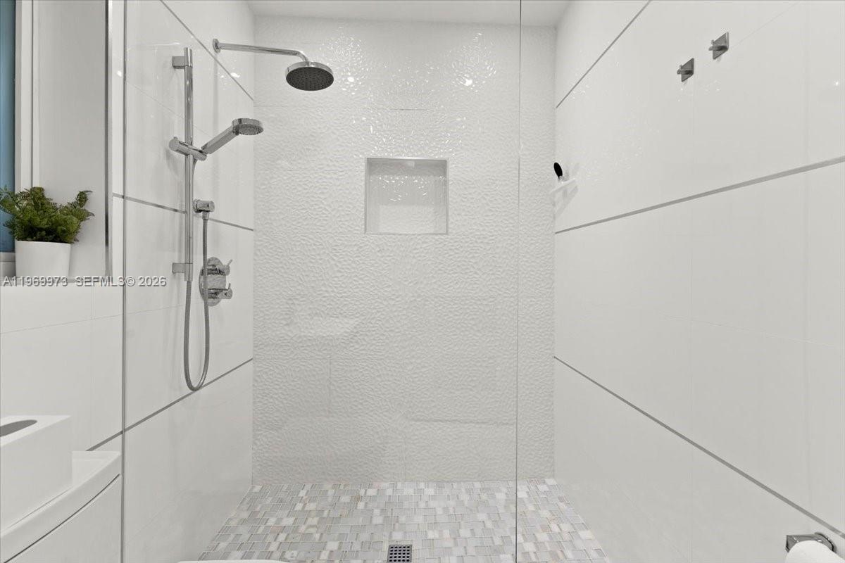 12930 Oleander Road North Miami, FL 33181 - Photo 20 of 45