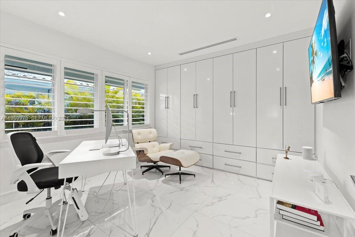 12930 Oleander Road North Miami, FL 33181 - Photo 23 of 45