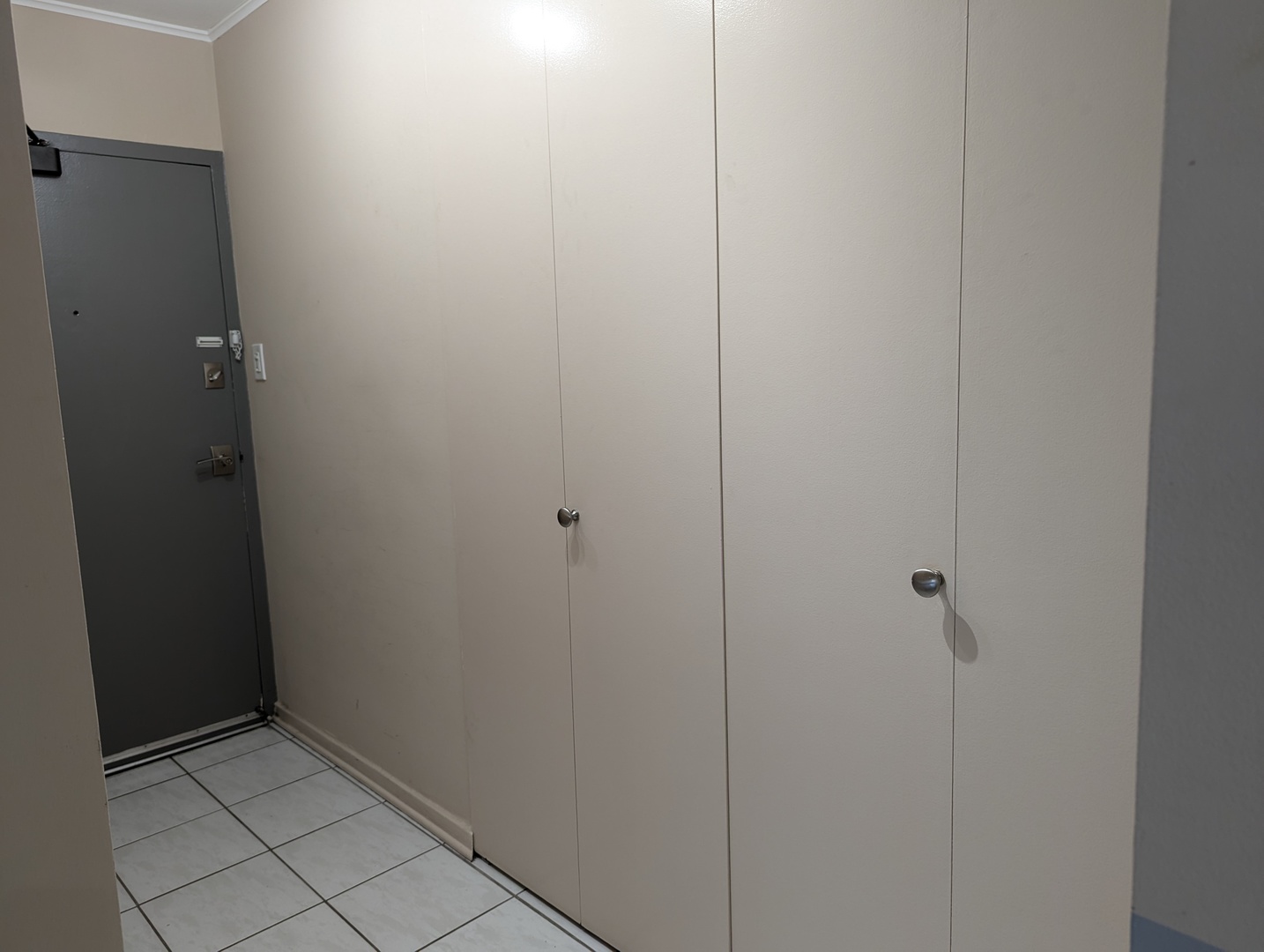 247 East Chestnut Street, Unit 1204 Chicago, IL 60611 - Photo 10 of 16 a view of room