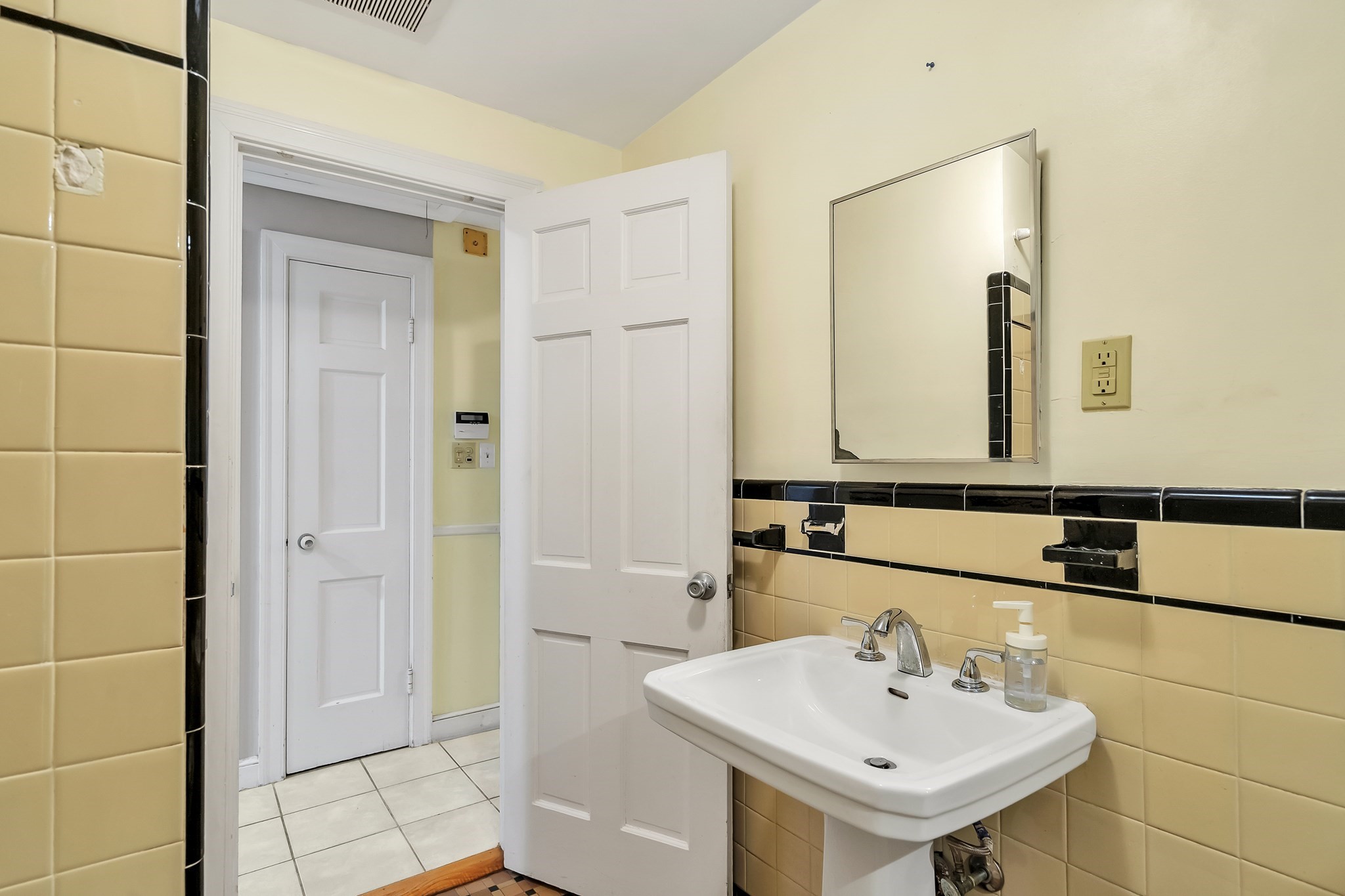 12 Watertown Street Lexington, MA 02421 - Photo 18 of 42 Gallery Image 18