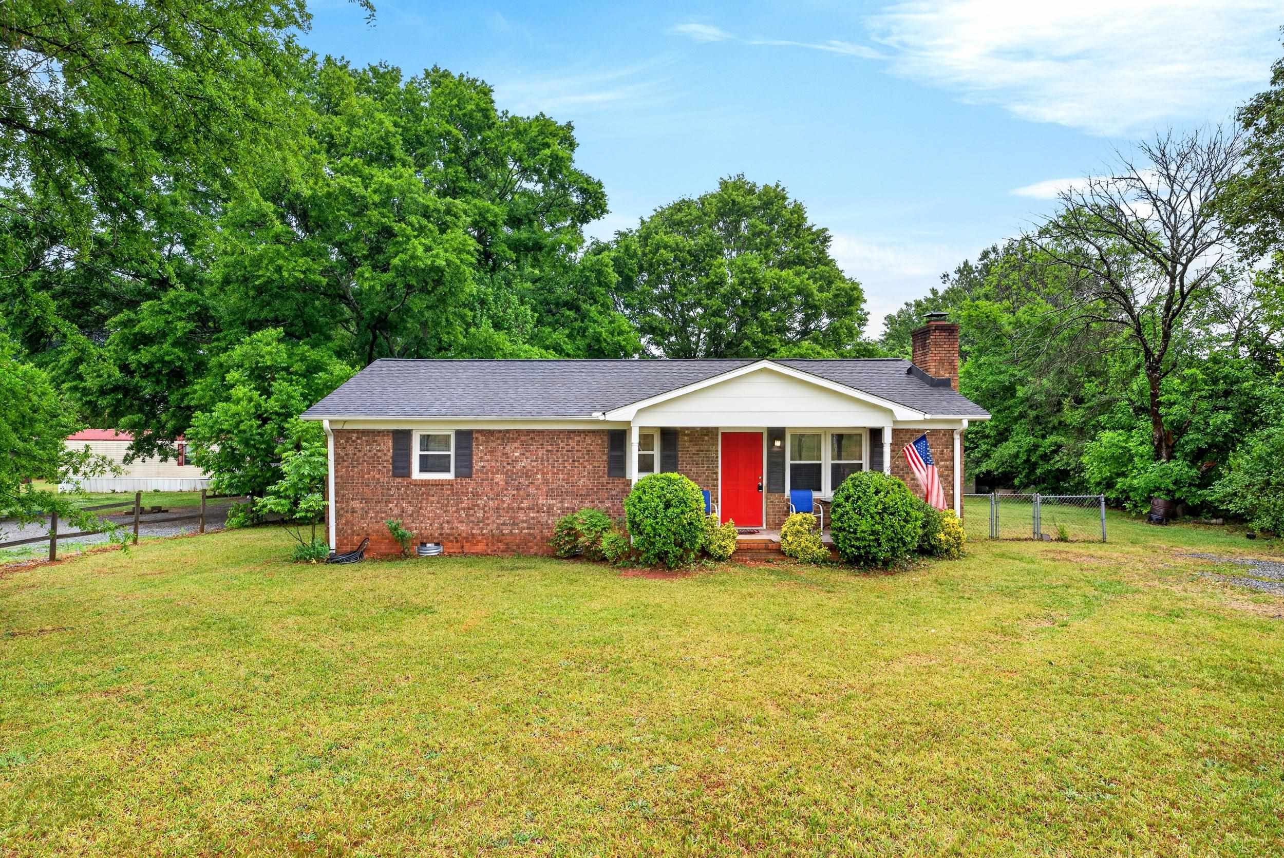 190 Goodjoin Road Campobello, SC 29322 - Photo 1 of 26