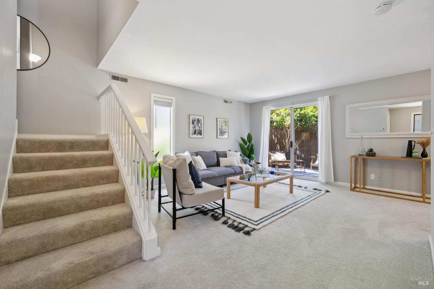 136 Surrey Lane San Rafael, CA 94903 - Photo 5 of 31