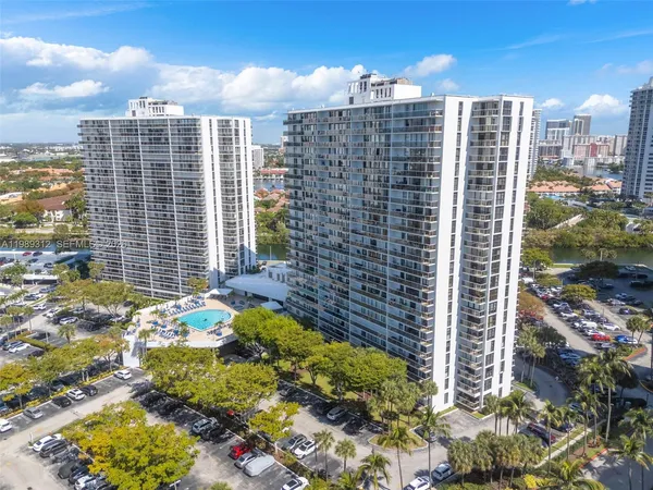 $549,000 | 3731 North Country Club Drive, Unit 1427, Aventura, FL 33180