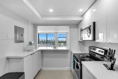 $549,000 | 3731 North Country Club Drive, Unit 1427, Aventura, FL 33180