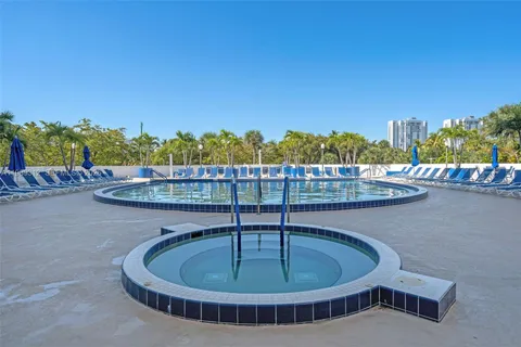 $549,000 | 3731 North Country Club Drive, Unit 1427, Aventura, FL 33180