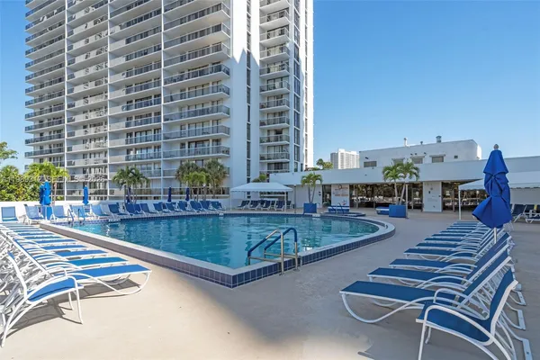 $549,000 | 3731 North Country Club Drive, Unit 1427, Aventura, FL 33180