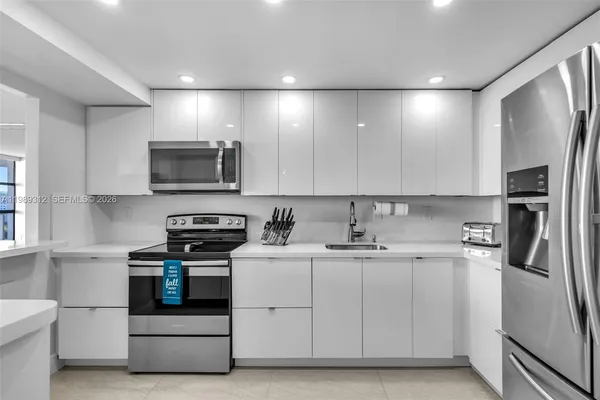$549,000 | 3731 North Country Club Drive, Unit 1427, Aventura, FL 33180