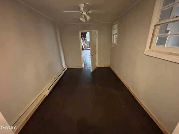 $550 | 106 High Avenue Northeast, Coeburn, VA 24230