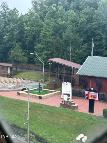 $550 | 106 High Avenue Northeast, Coeburn, VA 24230